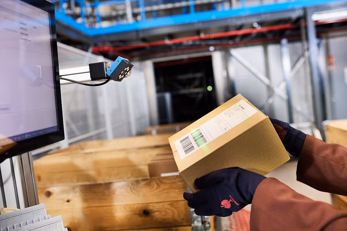 SICK sensingCam SEC200: el nuevo lector para logística industrial